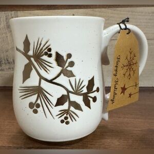 Super Cute Potter's Corner BRONZE HOLLY BRANCH Base Cream Speckled Ceramic Mug